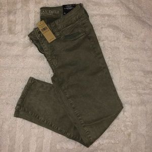 NWT American Eagle Cropped Jegging Jeans